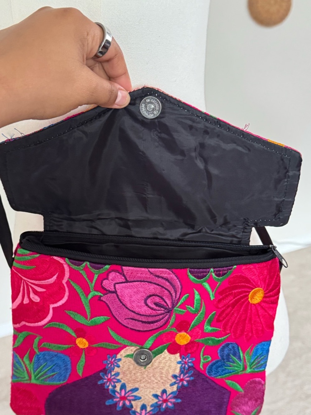Hand-Embroidered Frida Kahlo Crossbody Bag in Bright Pink - Picture 3 of 4